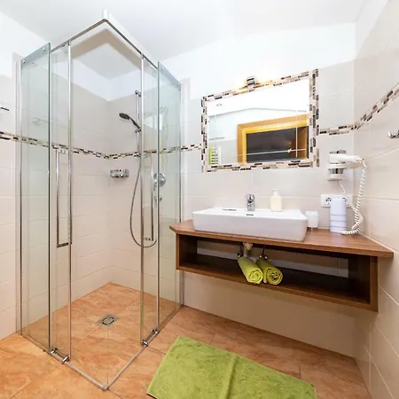 Summercard And Free Parking Included Apartment